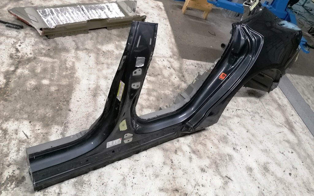 9 Quarto posteriore sinistro con montante B AWD Assembly Modello Tesla S REST 1024208-S0-B